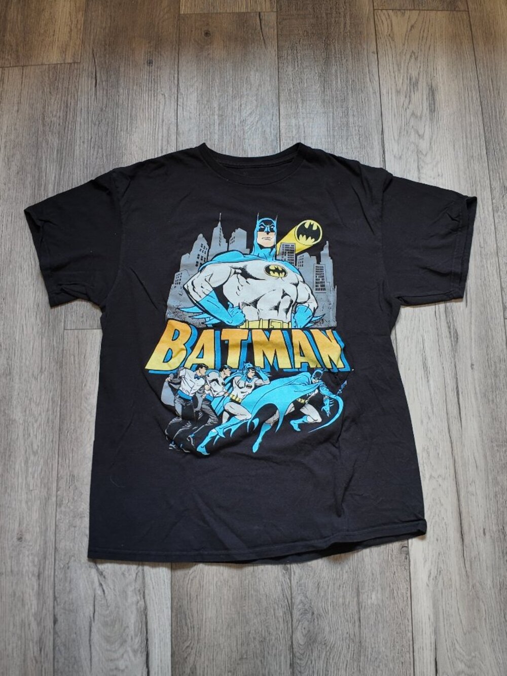 DC Comics Batman Gotham City Bat Signal Retro Graphic T-Shirt Black Men's L
